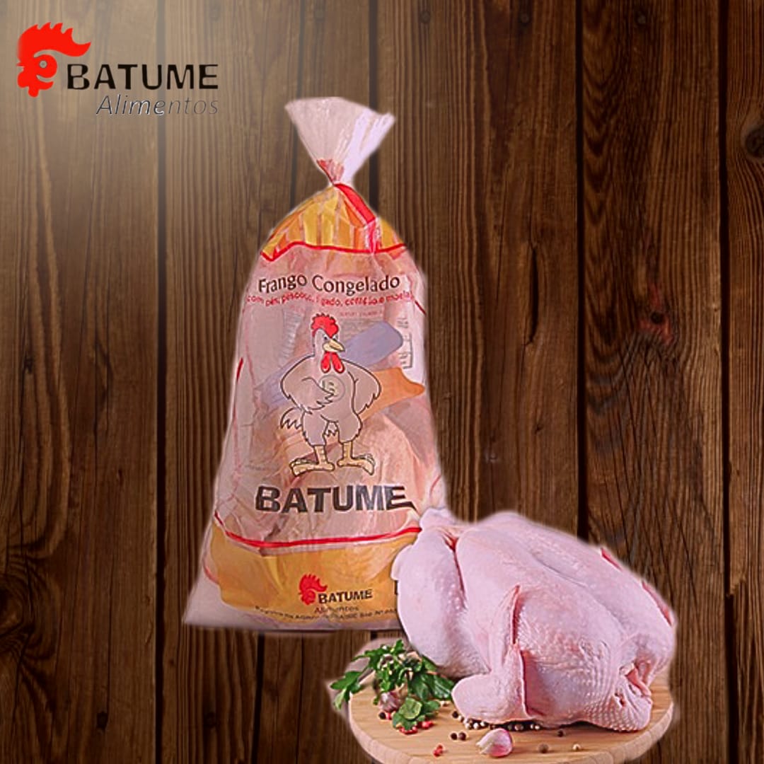 Frango caipira congelado Batume com miúdos, embalagem e ave inteira